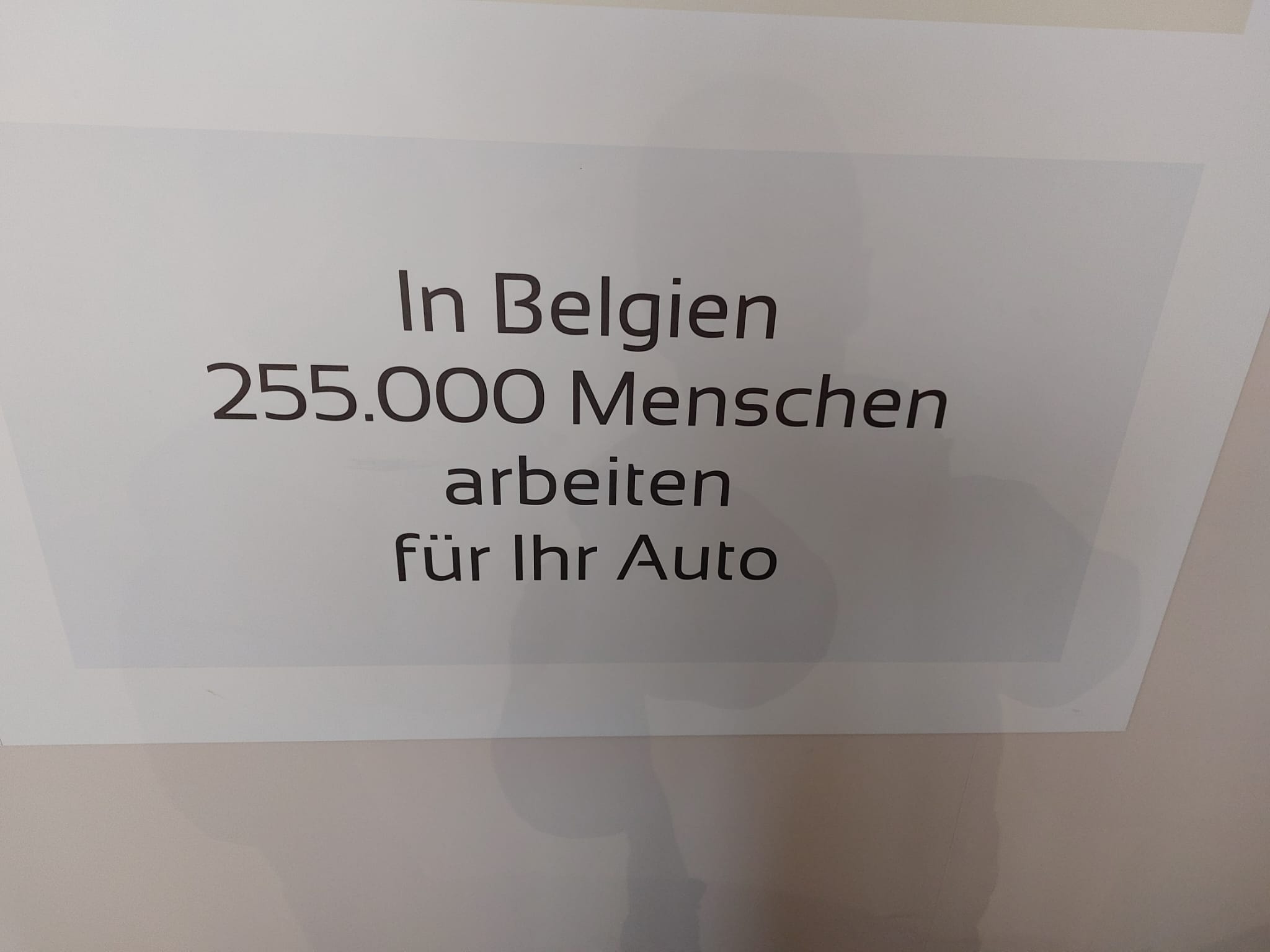 En Belgique 255.000 humains latin parlent :-) Ordre pour mots, ben qui s'en soucie!