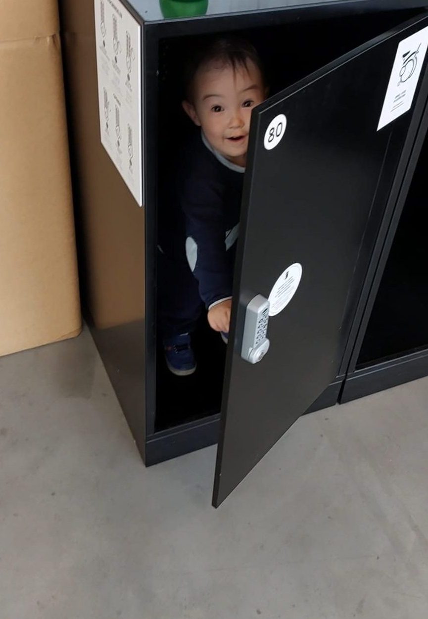mein neues eigenes Haus, hier drin versteck ich mich gern ;-)