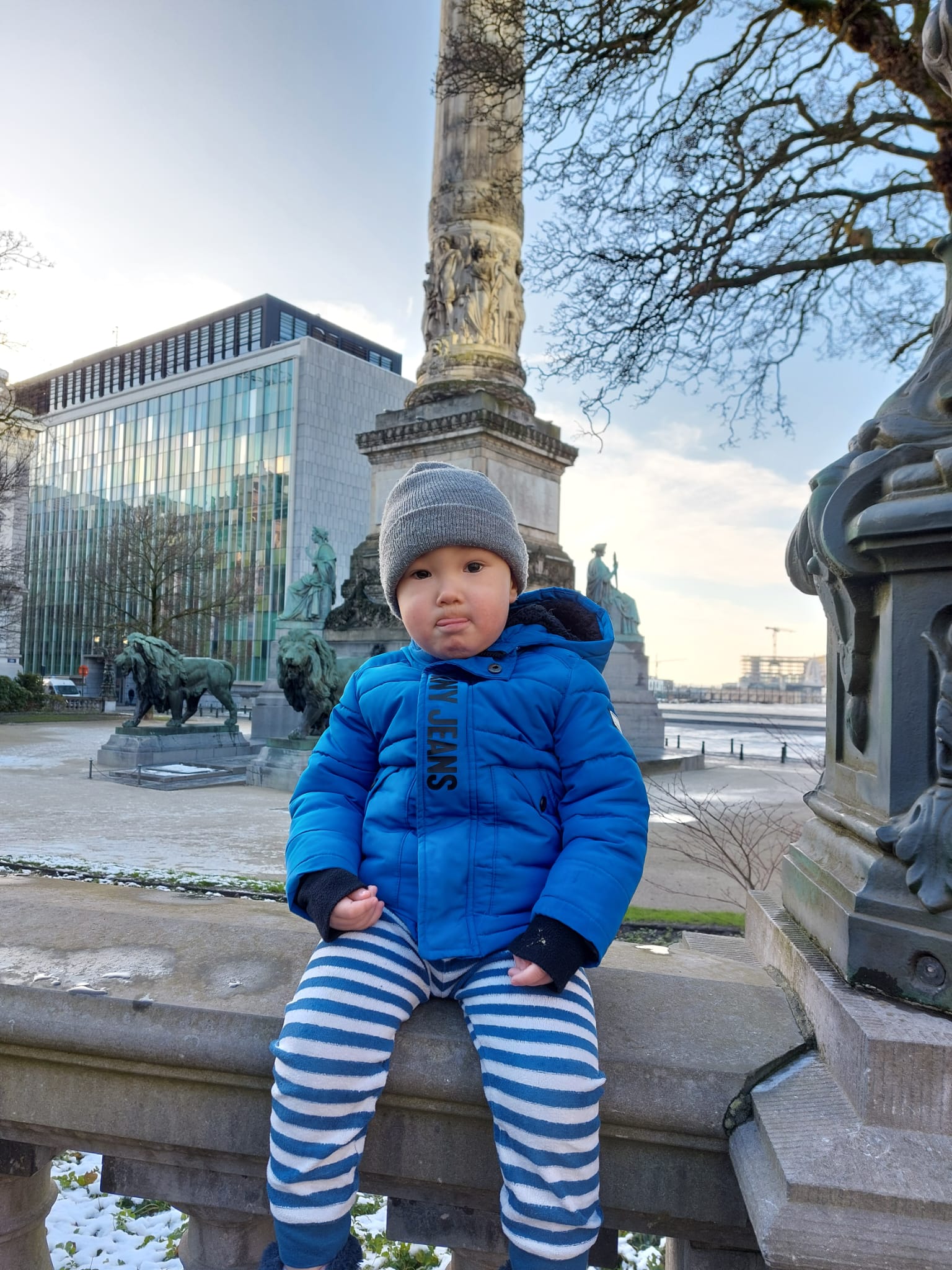 Colonne du Congrès: J'adore les lions et le feu chaud